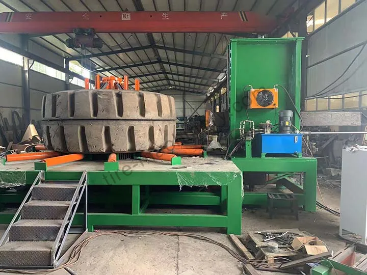 OTR tire dismantling machine