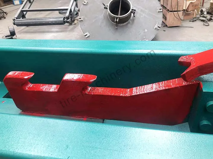 double hook tire debeader