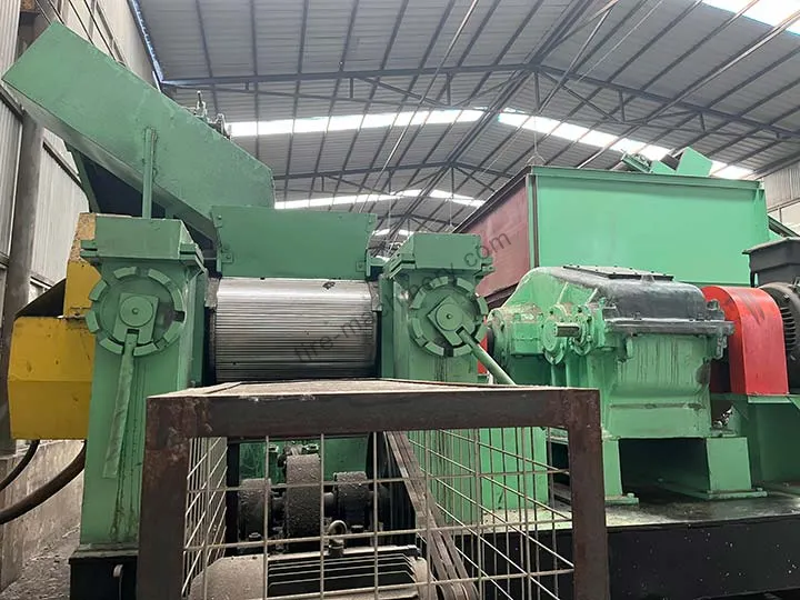 Rubber Roll Grinding Machine