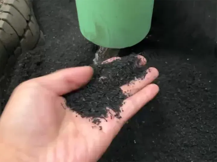 Screening in Rubber Granules Machine