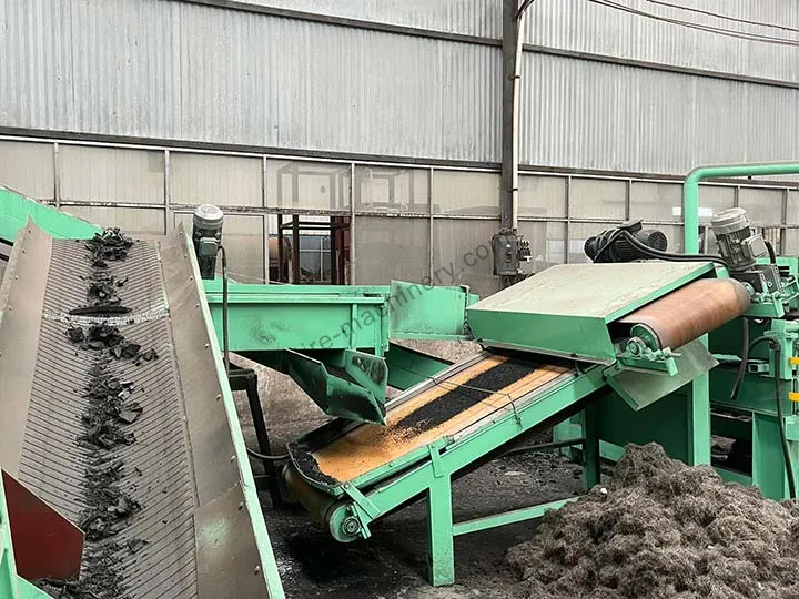 screening and magnetic system for rubber grinding machine