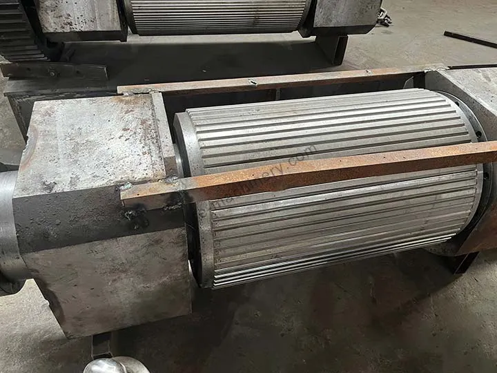 tyre grinder grooved roller