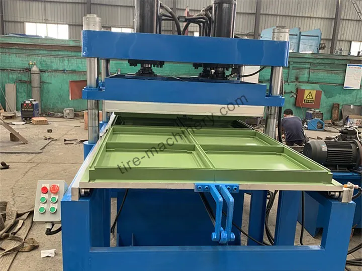 Rubber Tile Forming Machine