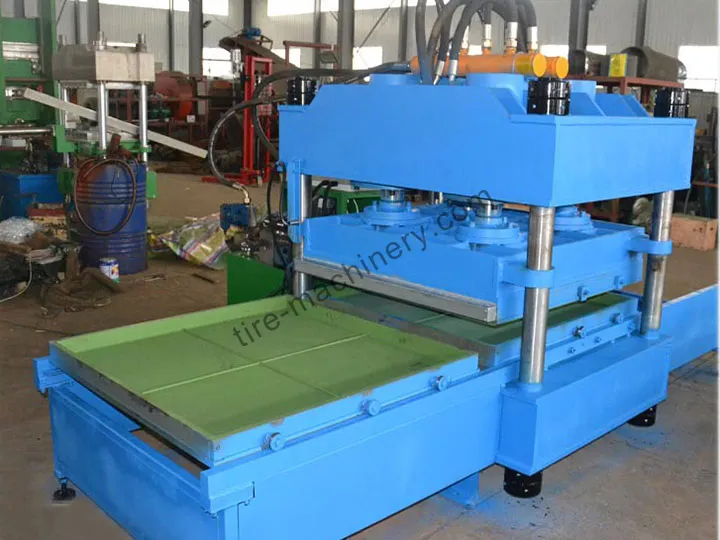 Rubber Tile Forming Machine