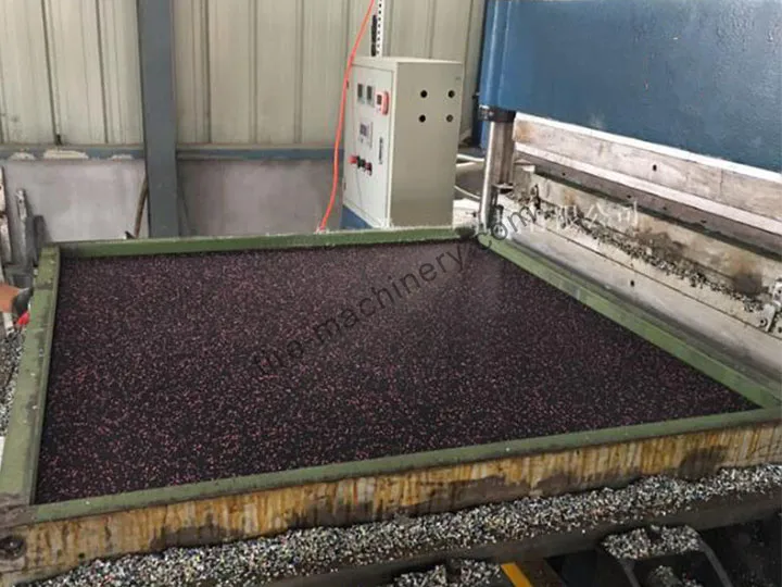 rubber tile production machine